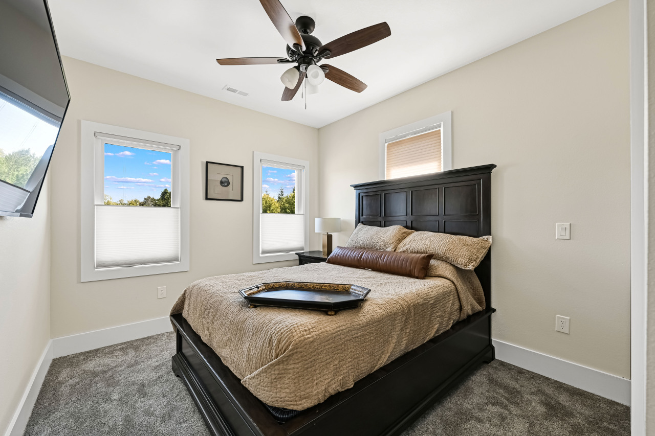 8825 North Spruce Road River Hills, WI 53217 - Photo 24 of 42 Photo 26