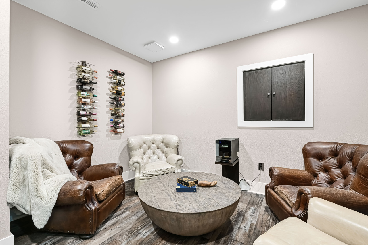 8825 North Spruce Road River Hills, WI 53217 - Photo 37 of 42 Photo 40