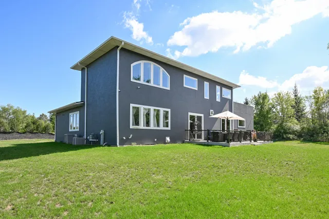 $2,500,000 | 8825 North Spruce Road, River Hills, WI 53217