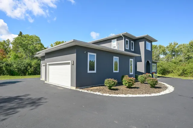 $2,500,000 | 8825 North Spruce Road, River Hills, WI 53217