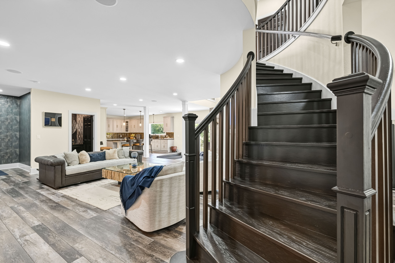 8825 North Spruce Road River Hills, WI 53217 - Photo 6 of 42 Photo 7