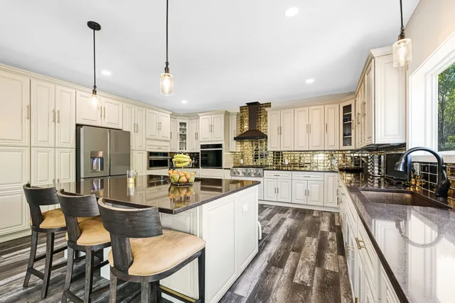 $2,500,000 | 8825 North Spruce Road, River Hills, WI 53217