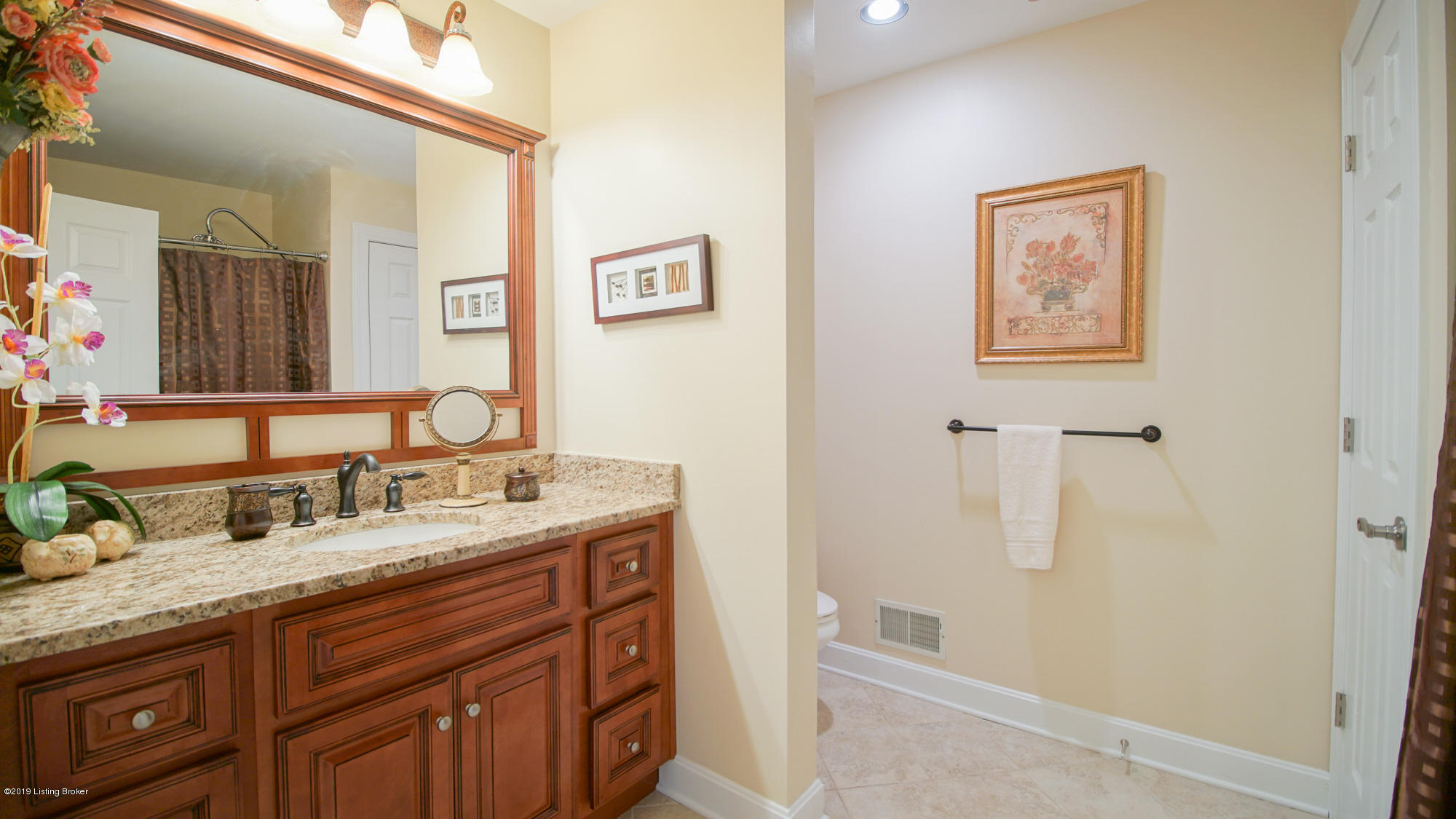 6303 Rockingham Court Prospect, KY 40059 - Photo 22 of 37 H_upstairs_bathroom1 (1 of 1)