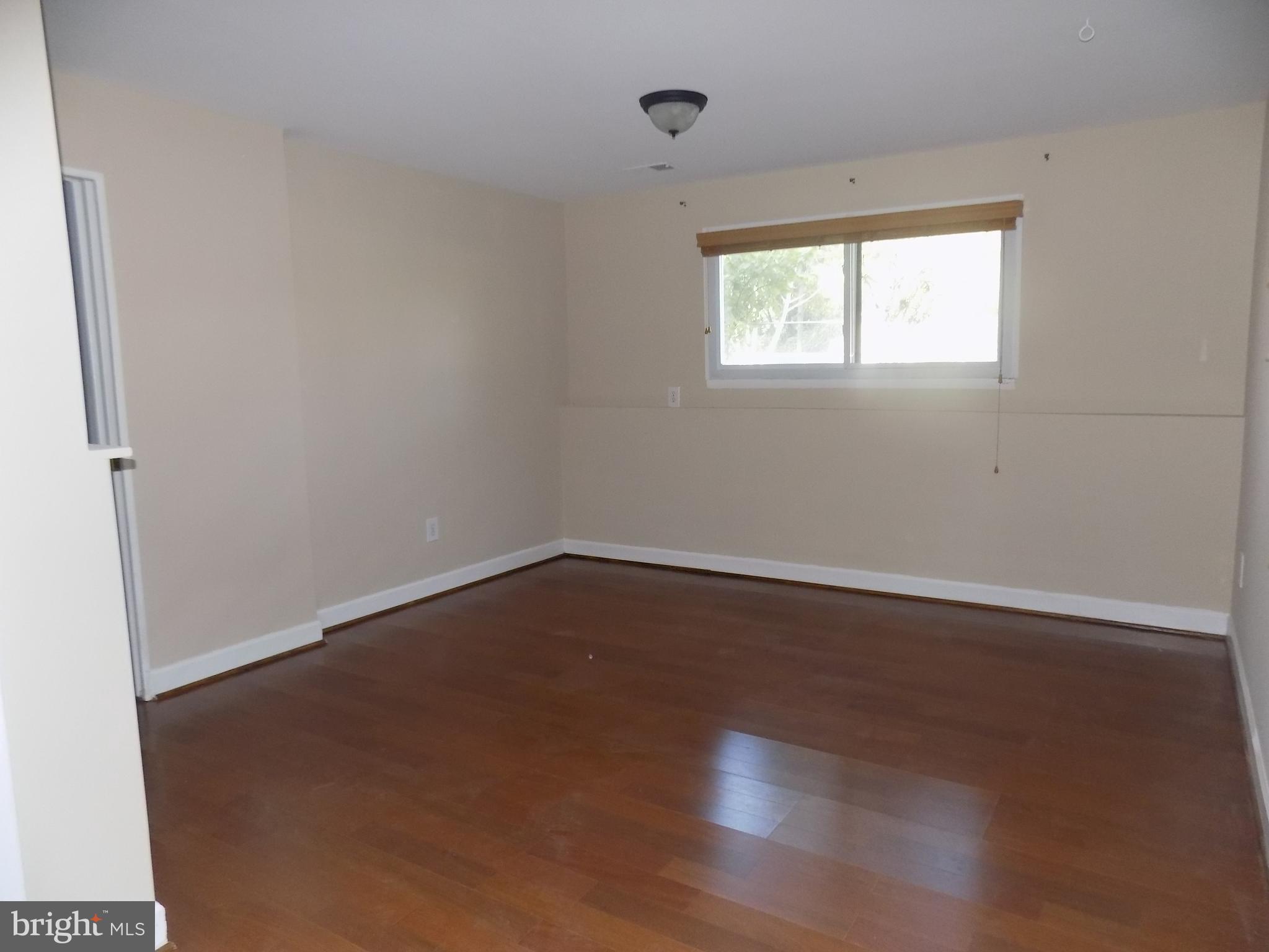 509 Londontown Road Edgewater, MD 21037 - Photo 10 of 22 Room for everything!