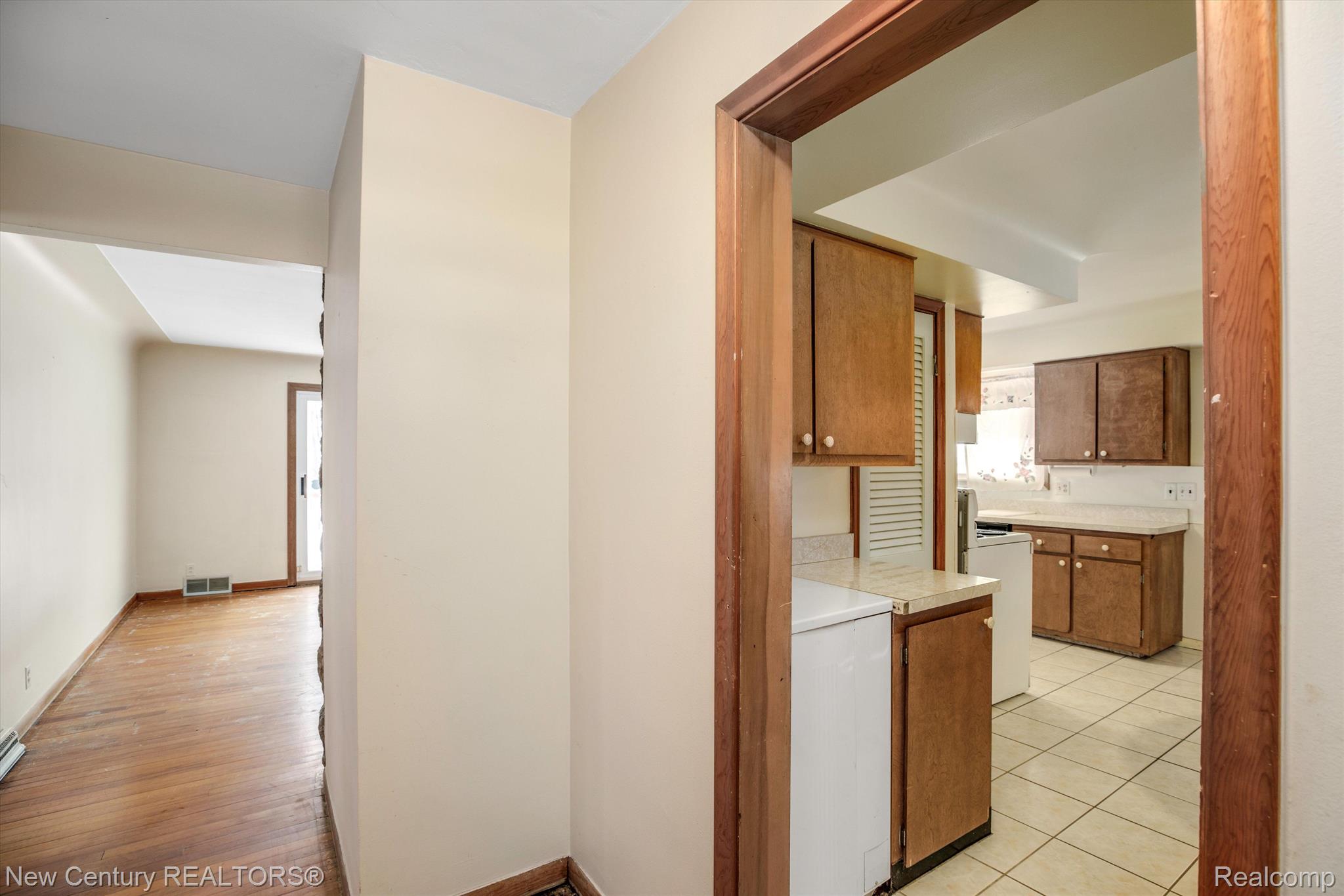 109 Michelson Road Rochester, MI 48307 - Photo 5 of 14 Gallery Image 5