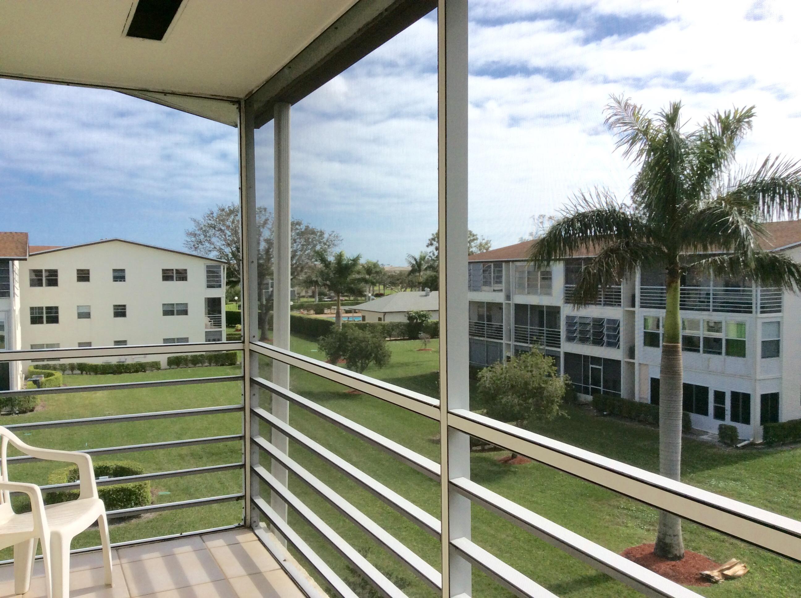 197 Suffolk F, Unit 197 Boca Raton, FL 33434 - Photo 11 of 19 Screened Patio