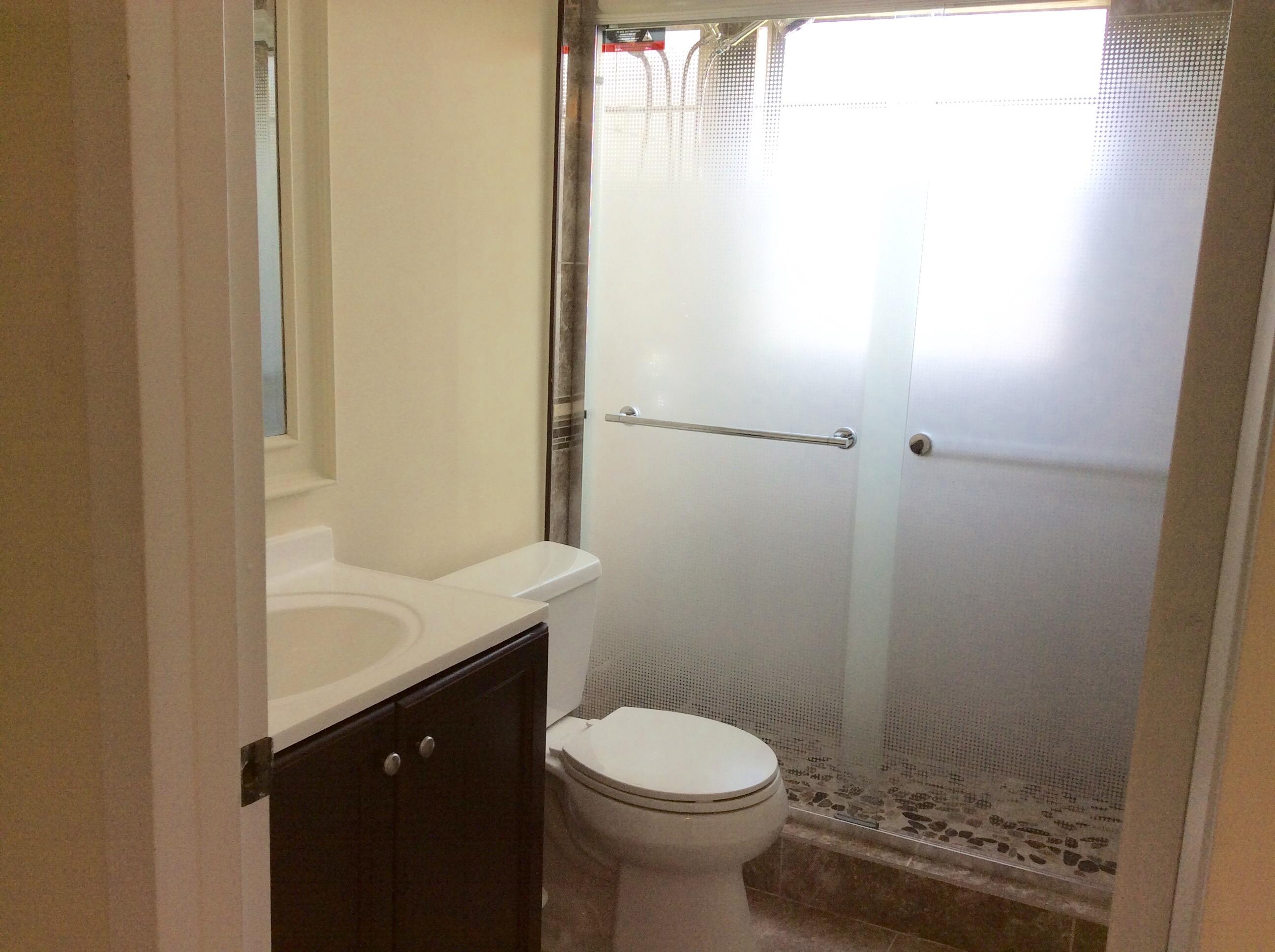 197 Suffolk F, Unit 197 Boca Raton, FL 33434 - Photo 6 of 19 Master Bathroom