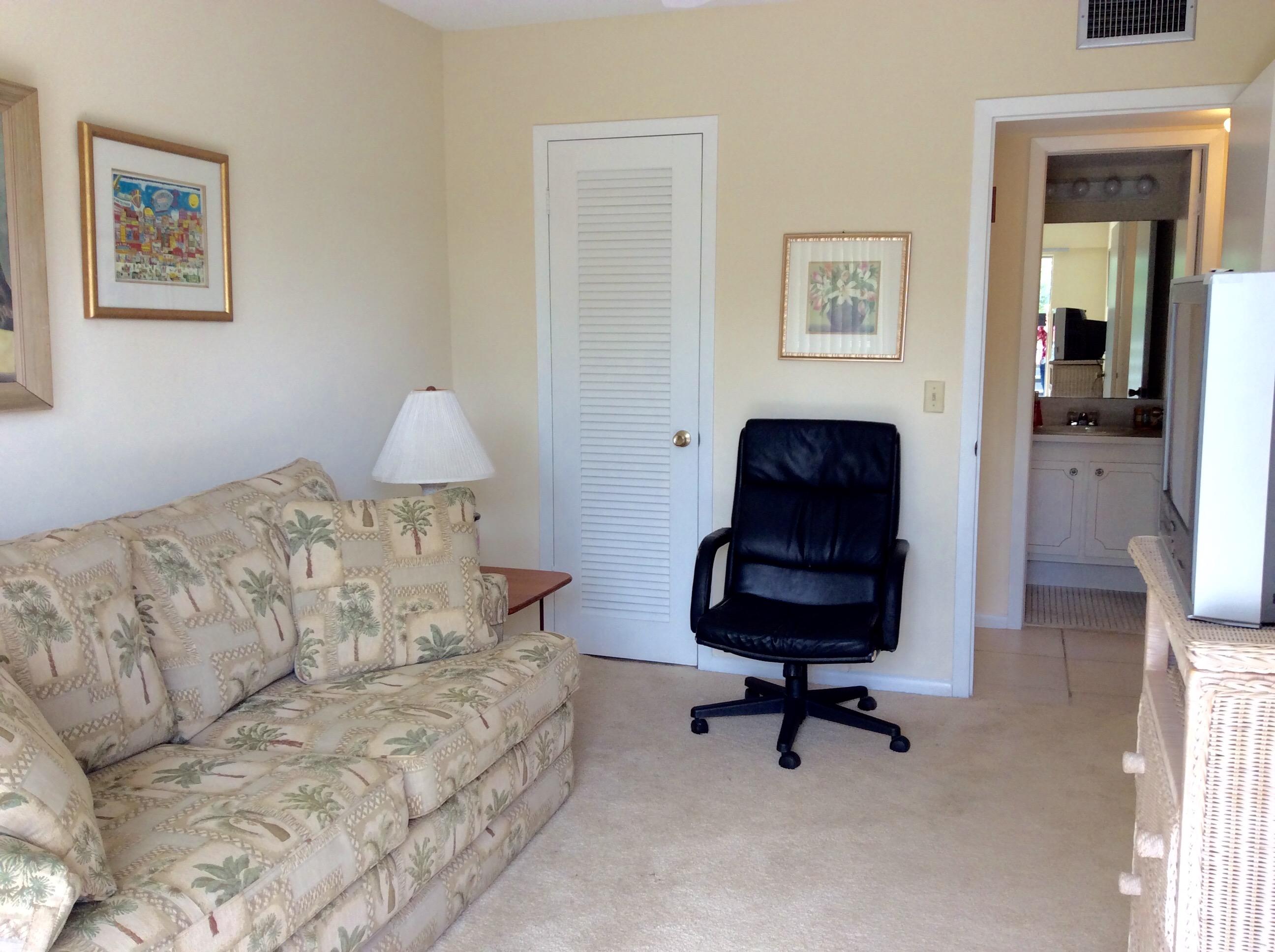 197 Suffolk F, Unit 197 Boca Raton, FL 33434 - Photo 8 of 19 Second Bedroom