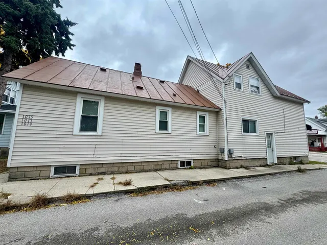 $400,000 | 1015 East Walnut Street, Green Bay, WI 54301