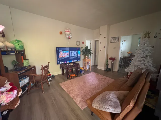 $400,000 | 1015 East Walnut Street, Green Bay, WI 54301