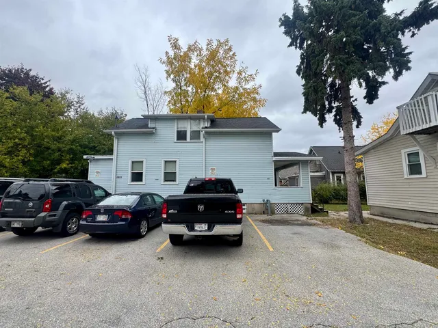 $400,000 | 1015 East Walnut Street, Green Bay, WI 54301