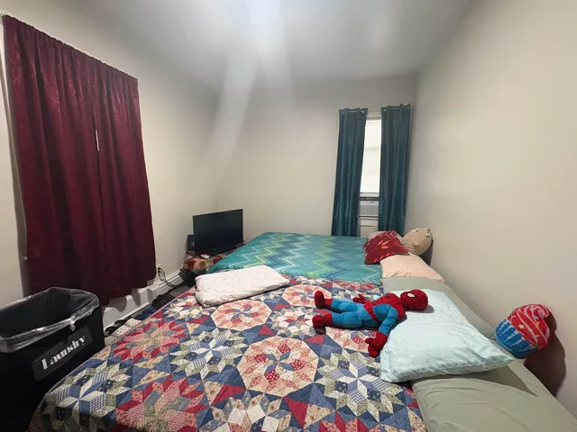 $400,000 | 1015 East Walnut Street, Green Bay, WI 54301