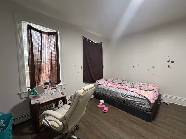 $400,000 | 1015 East Walnut Street, Green Bay, WI 54301