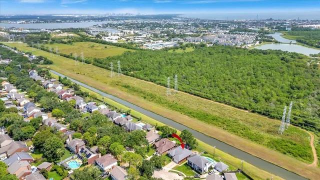 $2,650 | 146 Bayou Bend Drive, League City, TX 77573