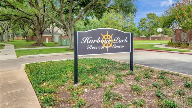 $2,650 | 146 Bayou Bend Drive, League City, TX 77573