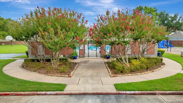 $2,650 | 146 Bayou Bend Drive, League City, TX 77573