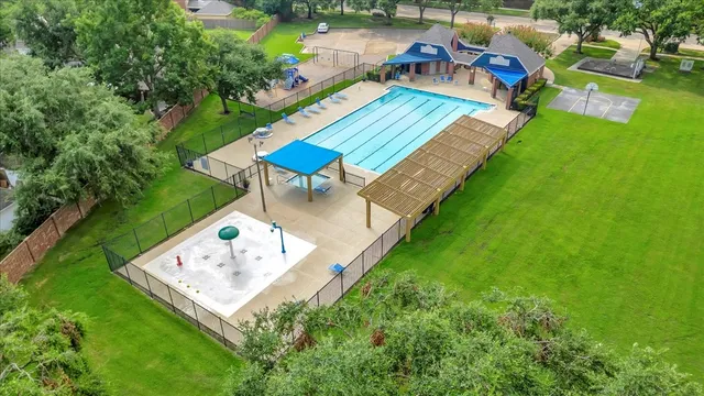 $2,650 | 146 Bayou Bend Drive, League City, TX 77573