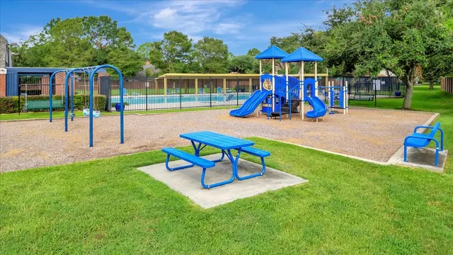 $2,650 | 146 Bayou Bend Drive, League City, TX 77573