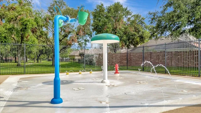 $2,650 | 146 Bayou Bend Drive, League City, TX 77573