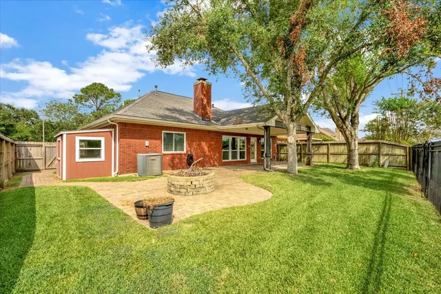 $2,650 | 146 Bayou Bend Drive, League City, TX 77573