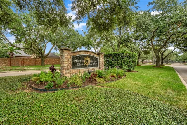 $2,650 | 146 Bayou Bend Drive, League City, TX 77573