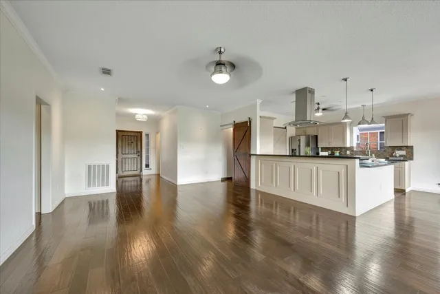 $2,650 | 146 Bayou Bend Drive, League City, TX 77573