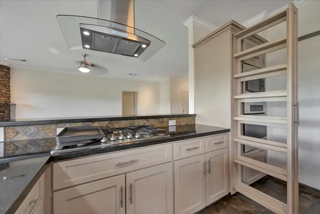 $2,650 | 146 Bayou Bend Drive, League City, TX 77573