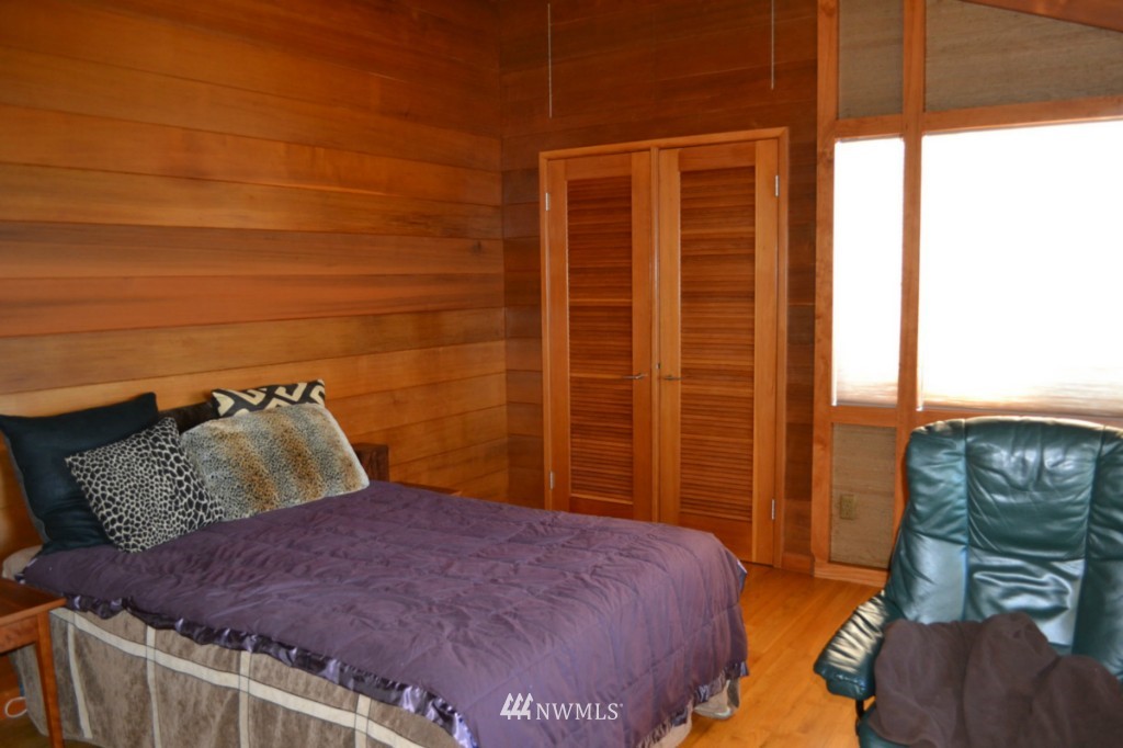 1443 West Beach Road Oak Harbor, WA 98277 - Photo 17 of 25 Gallery Image 17