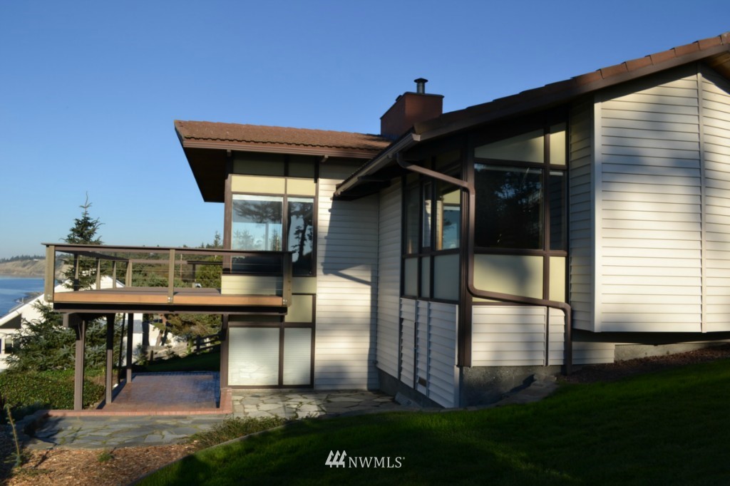 1443 West Beach Road Oak Harbor, WA 98277 - Photo 3 of 25 Gallery Image 3