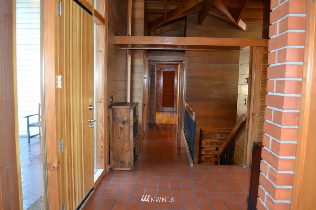 1443 West Beach Road Oak Harbor, WA 98277 - Photo 9 of 25 Gallery Image 9