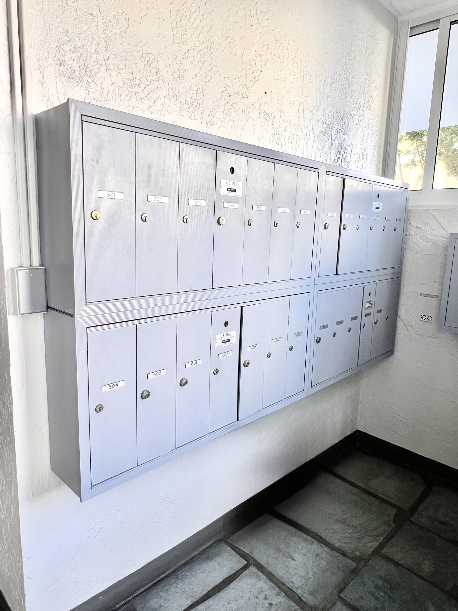 231 East Lantana Road, Unit 202 Lantana, FL 33462 - Photo 20 of 33 Mailboxes