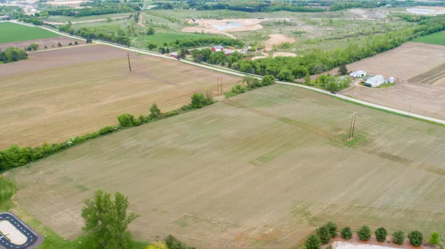 $225,000 | Lt2 Lt2 Kettle Moraine Drive, Hartford, WI 53027