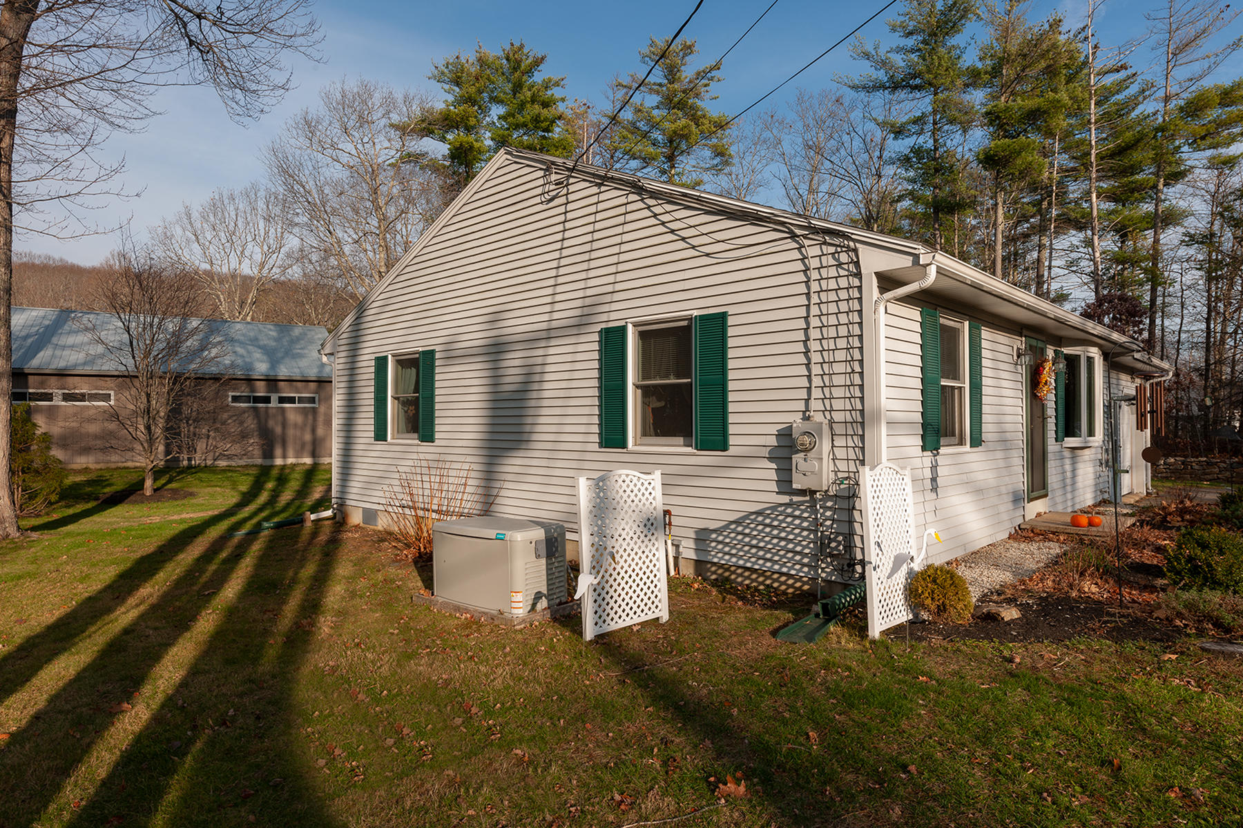 179 Mountain Road Cape Neddick, ME 03902 - Photo 22 of 25 Side