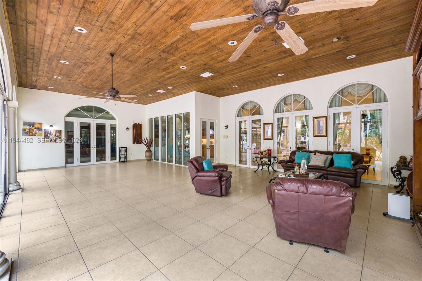 7761 Southwest 122nd Avenue Miami, FL 33183 - Photo 39 of 54 a living room with furniture