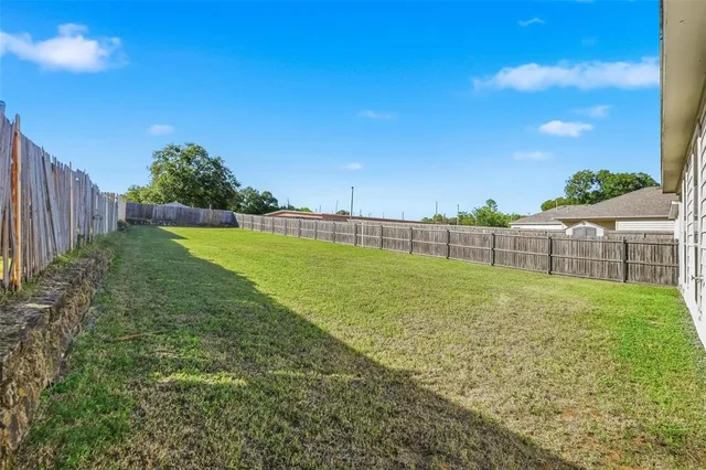 $285,000 | 1016 Fairweather Drive, Fort Worth, TX 76120