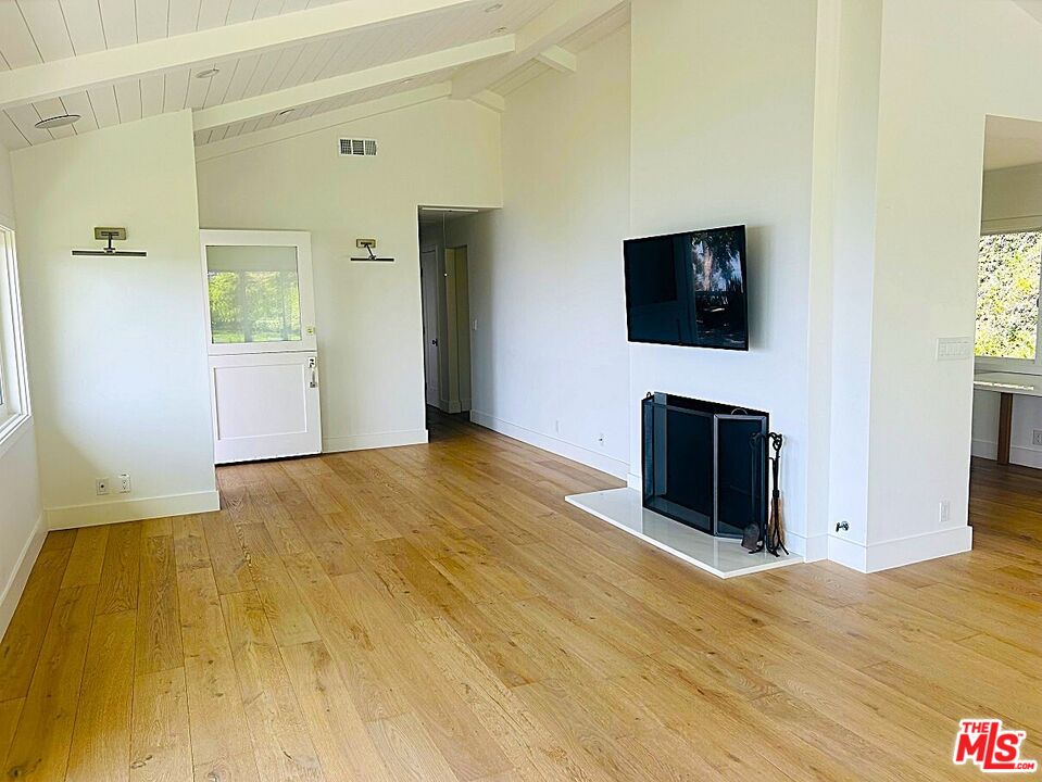 20645 Seaboard Road Malibu, CA 90265 - Photo 8 of 17
