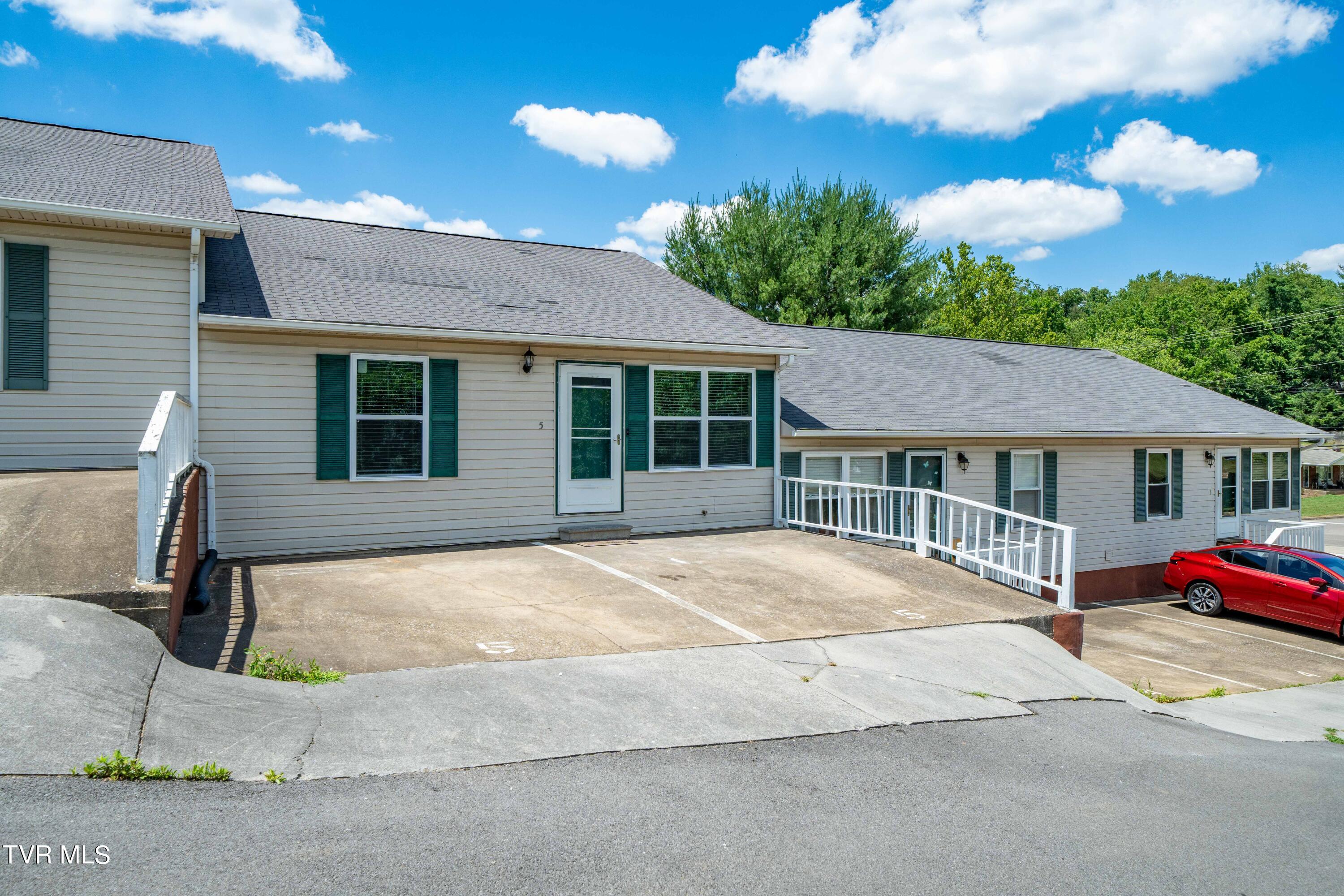1700 Lone Oak Rd #5 (1 of 29)