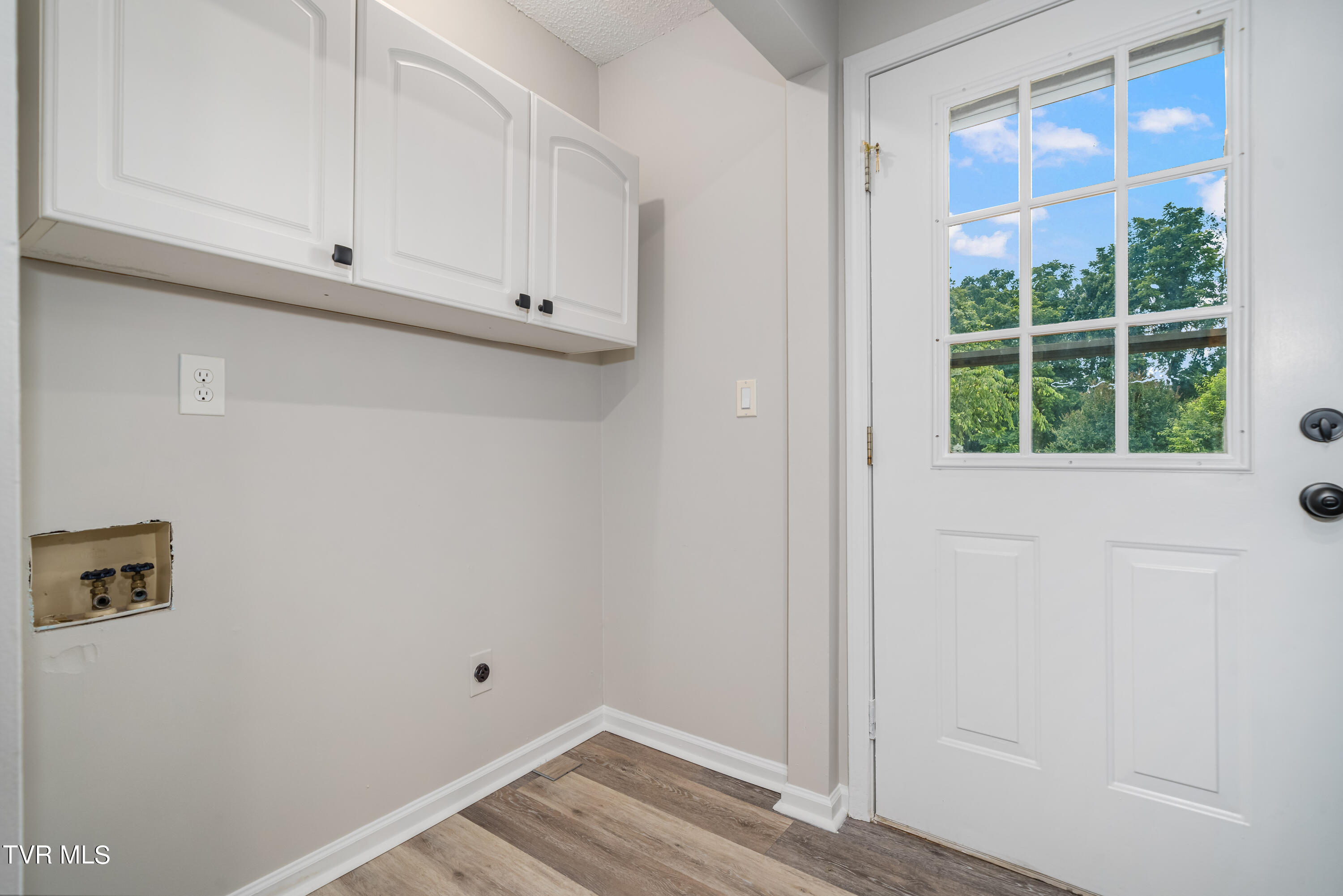 1700 Lone Oak Road, Unit 5 Johnson City, TN 37604 - Photo 12 of 24 1700 Lone Oak Rd #5 (23 of 29)