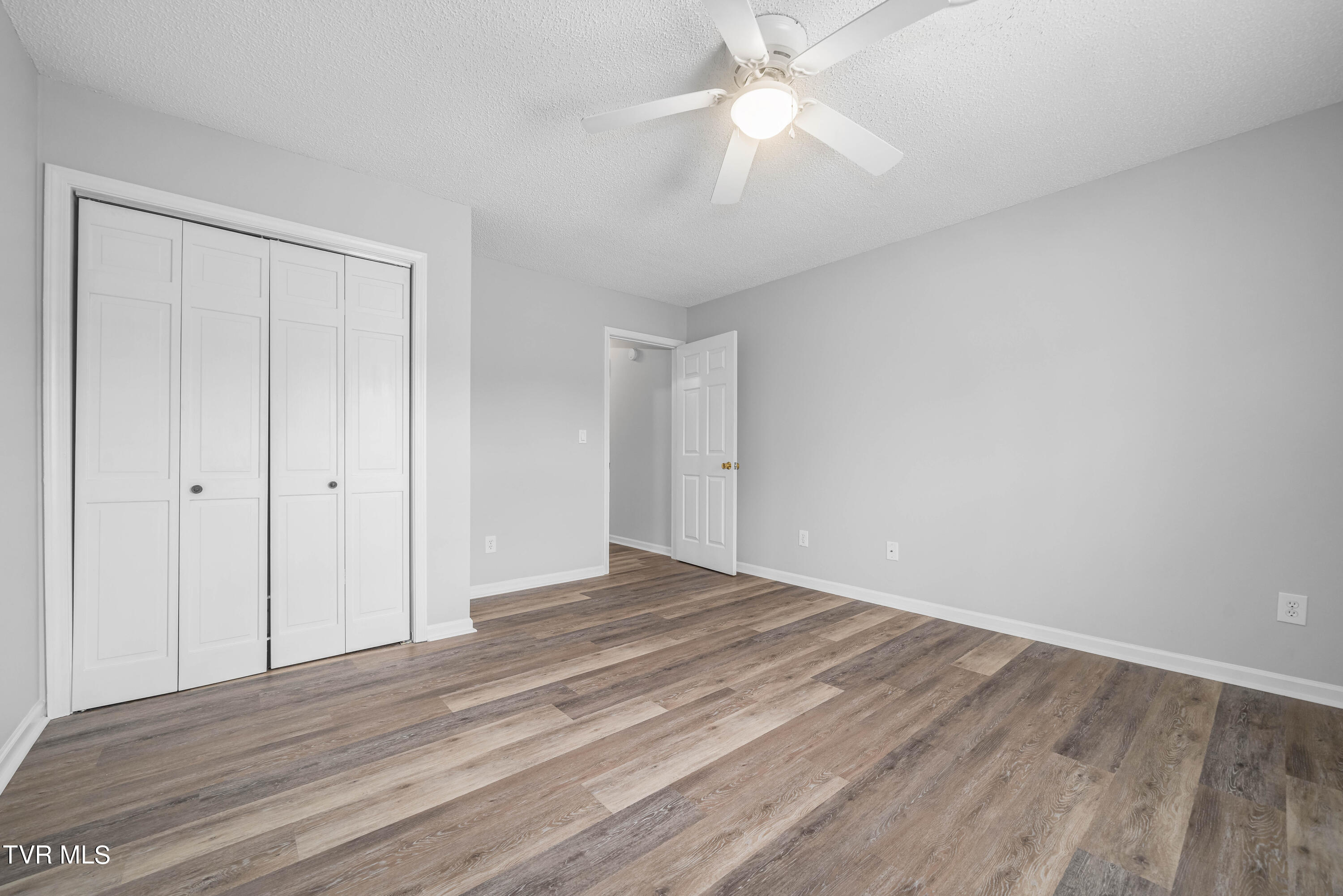 1700 Lone Oak Road, Unit 5 Johnson City, TN 37604 - Photo 14 of 24 1700 Lone Oak Rd #5 (26 of 29)