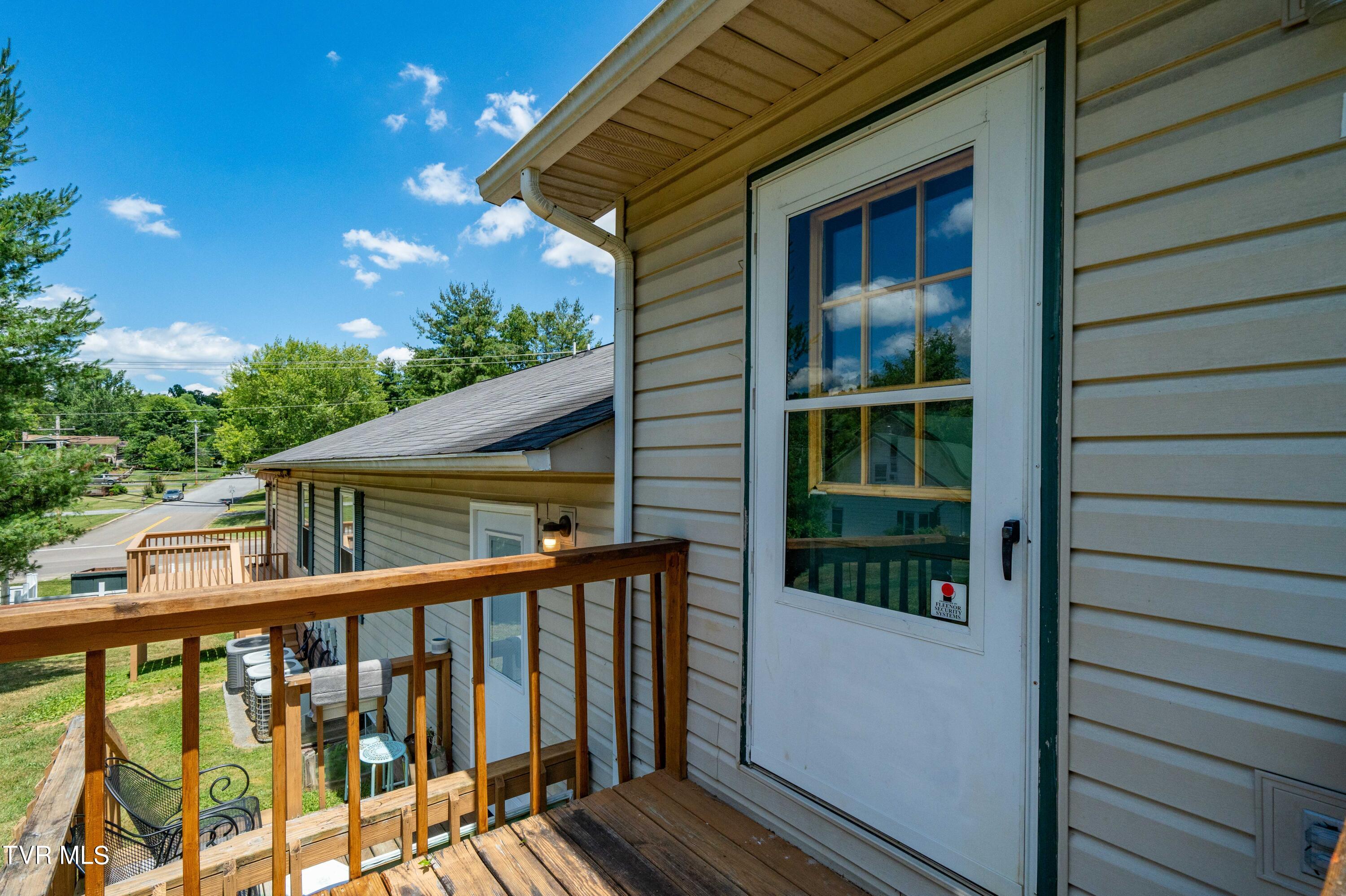 1700 Lone Oak Road, Unit 5 Johnson City, TN 37604 - Photo 22 of 24 1700 Lone Oak Rd #5 (13 of 29)