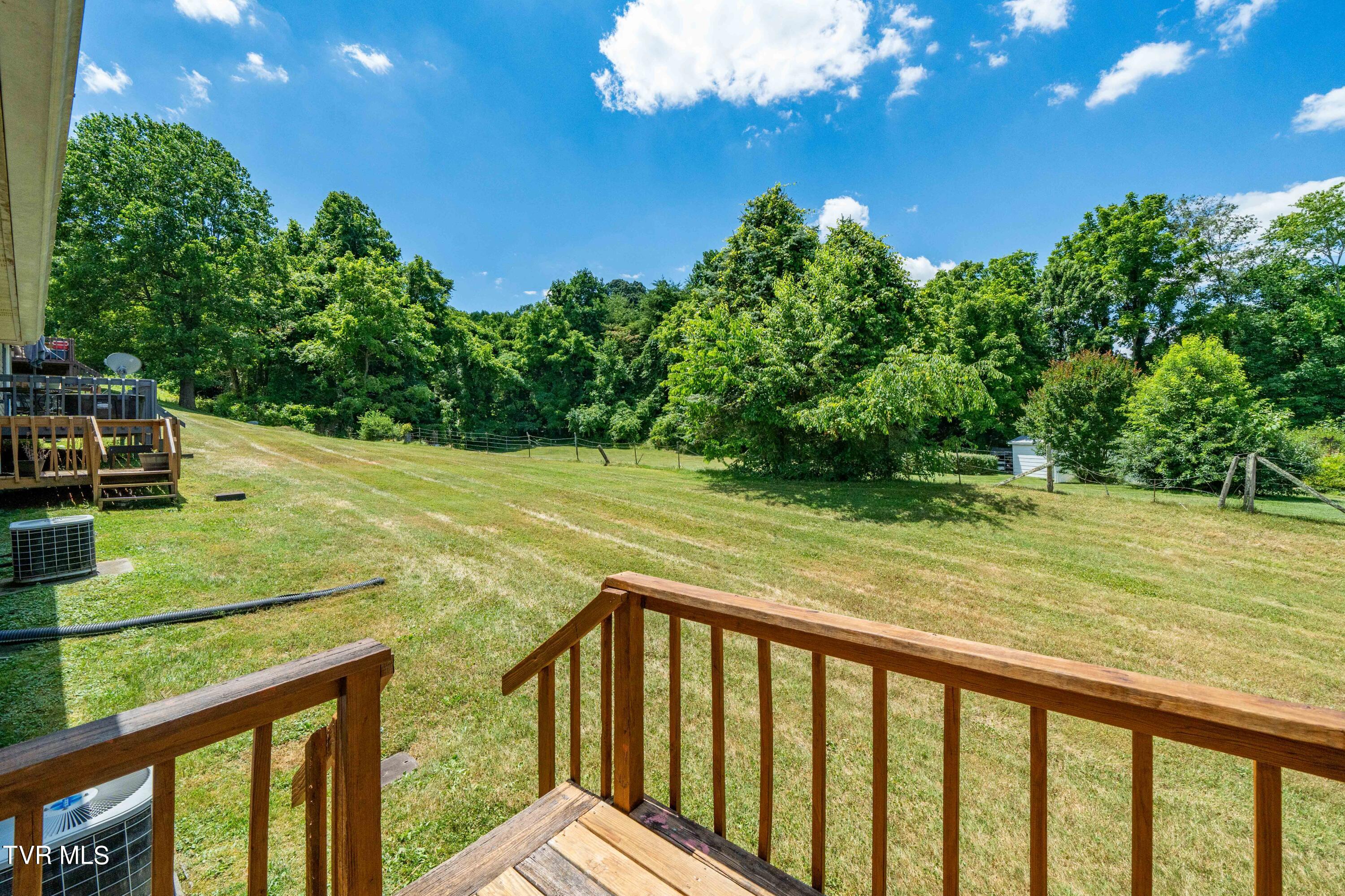 1700 Lone Oak Road, Unit 5 Johnson City, TN 37604 - Photo 23 of 24 1700 Lone Oak Rd #5 (14 of 29)