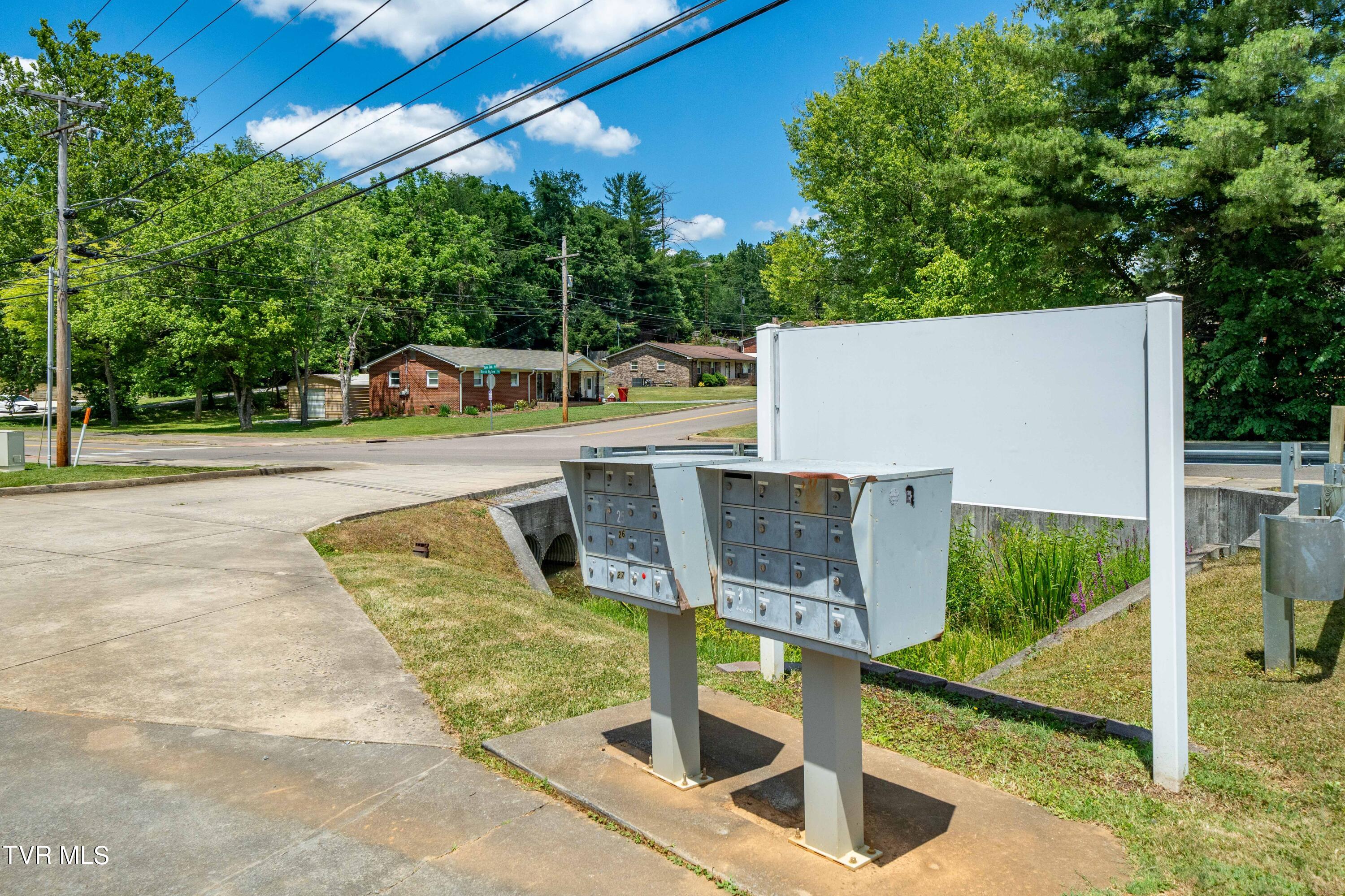 1700 Lone Oak Road, Unit 5 Johnson City, TN 37604 - Photo 24 of 24 1700 Lone Oak Rd #5 (6 of 29)