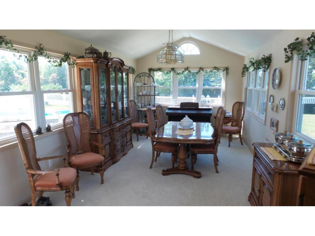 392 Coal Chute Road Elizabethton, TN 37643 - Photo 19 of 34 formal dining or sun room