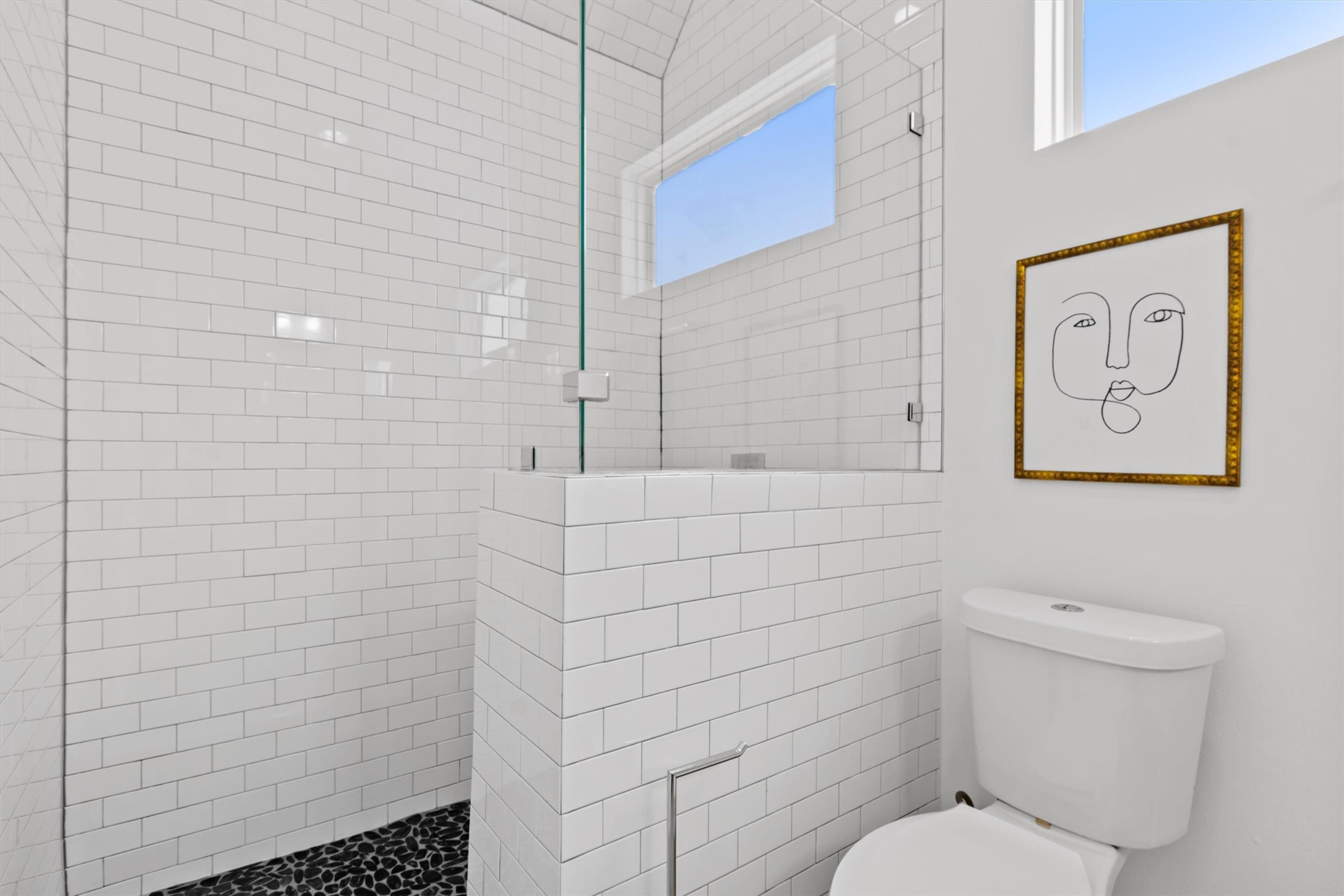 513 West Croslin Street, Unit A Austin, TX 78752 - Photo 17 of 32 Ensuite primary bathroom