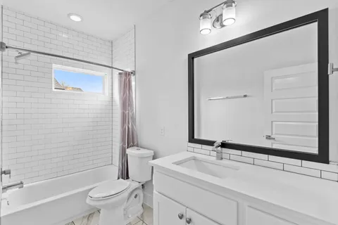 $3,000 | 513 West Croslin Street, Unit A, Austin, TX 78752