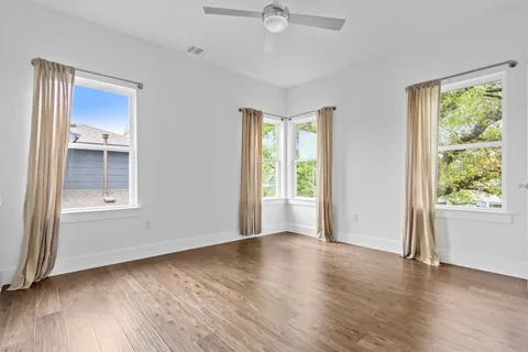 $3,000 | 513 West Croslin Street, Unit A, Austin, TX 78752