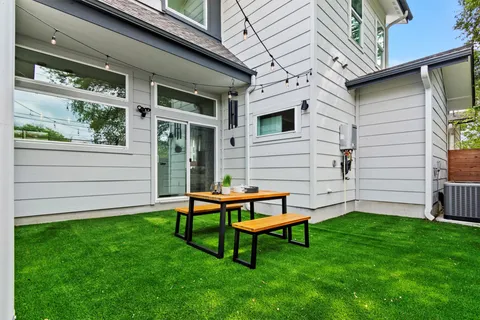 $3,000 | 513 West Croslin Street, Unit A, Austin, TX 78752