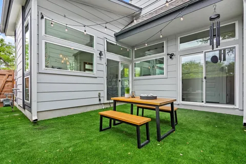 $3,000 | 513 West Croslin Street, Unit A, Austin, TX 78752