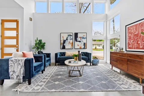 $3,000 | 513 West Croslin Street, Unit A, Austin, TX 78752