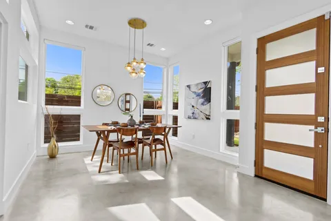 $3,000 | 513 West Croslin Street, Unit A, Austin, TX 78752